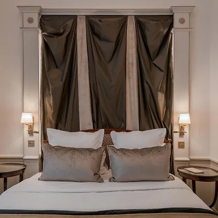 Napoleon Hotel Parijs