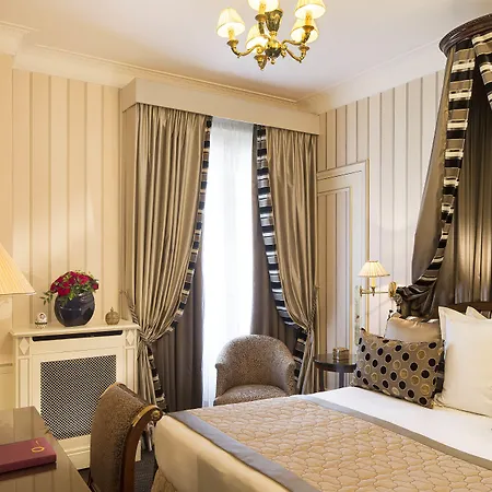 巴黎拿破仑酒店 5*